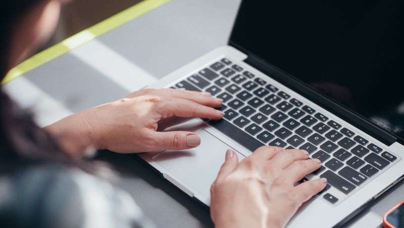 Student sending a cold email follow up template