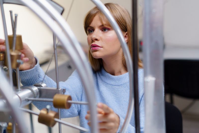 Free research opportunities for high school students through government-funded lab programs