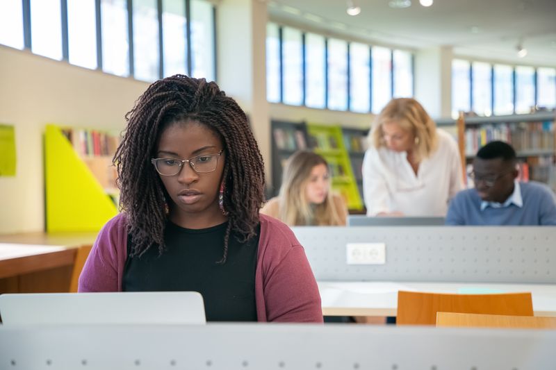 Student formatting citations for images and graphs on an ISEF poster