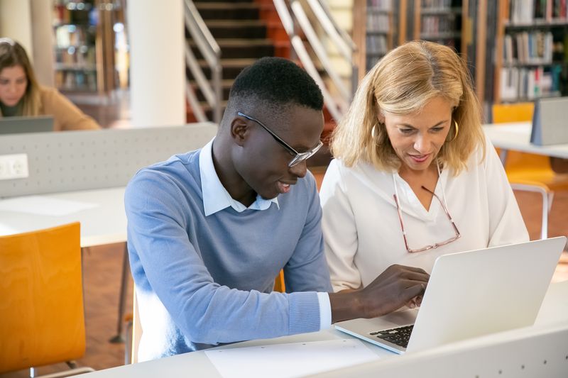 Student and mentor testing the viability of research topics for high school students