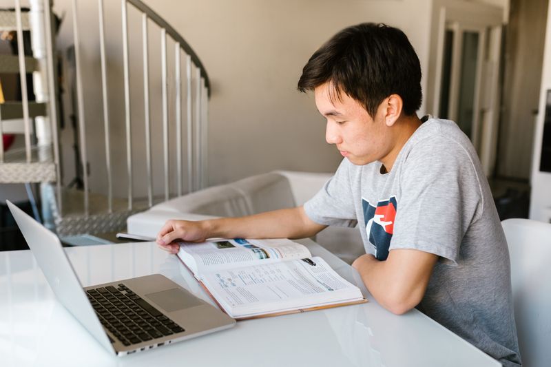 High school student studying earth science for the USESO open exam